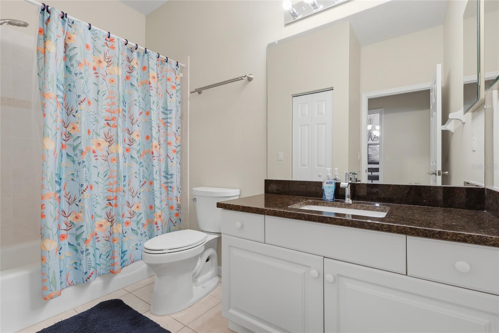 PALM BREEZE VILLAS PH I - Residential