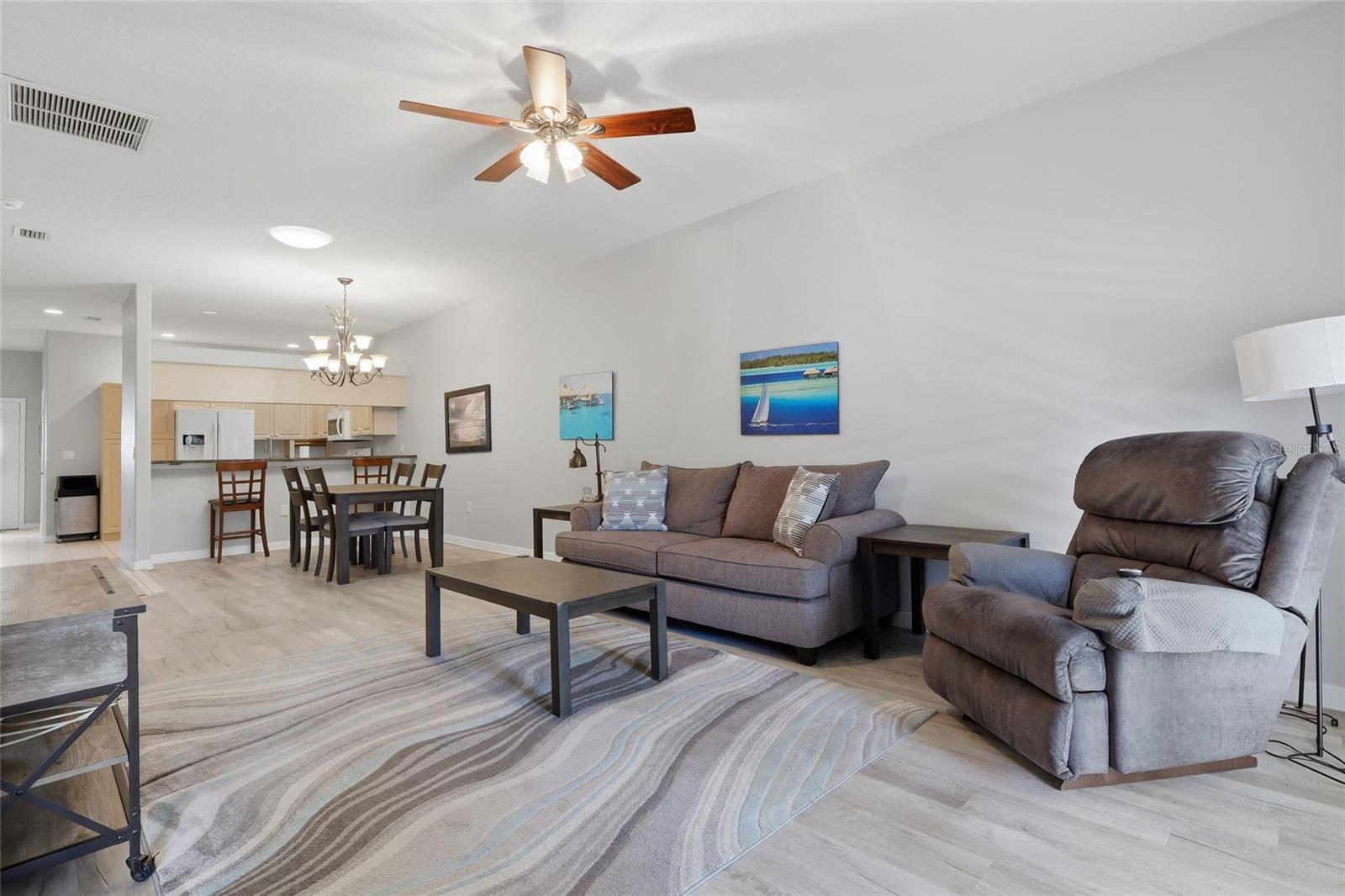 PALM BREEZE VILLAS PH I - Residential