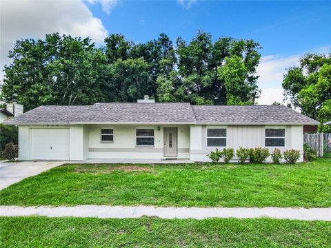 A home in WINTER HAVEN