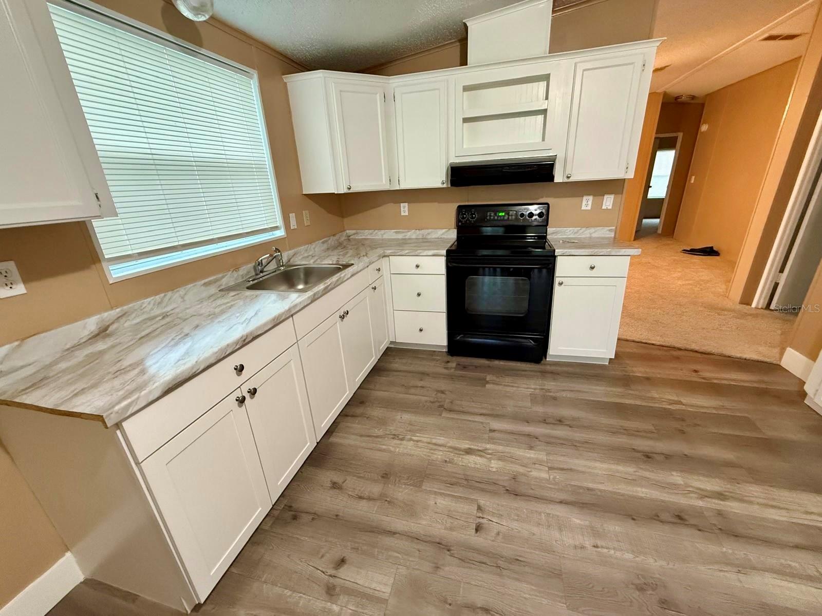 2711 CRANMOOR DRIVE