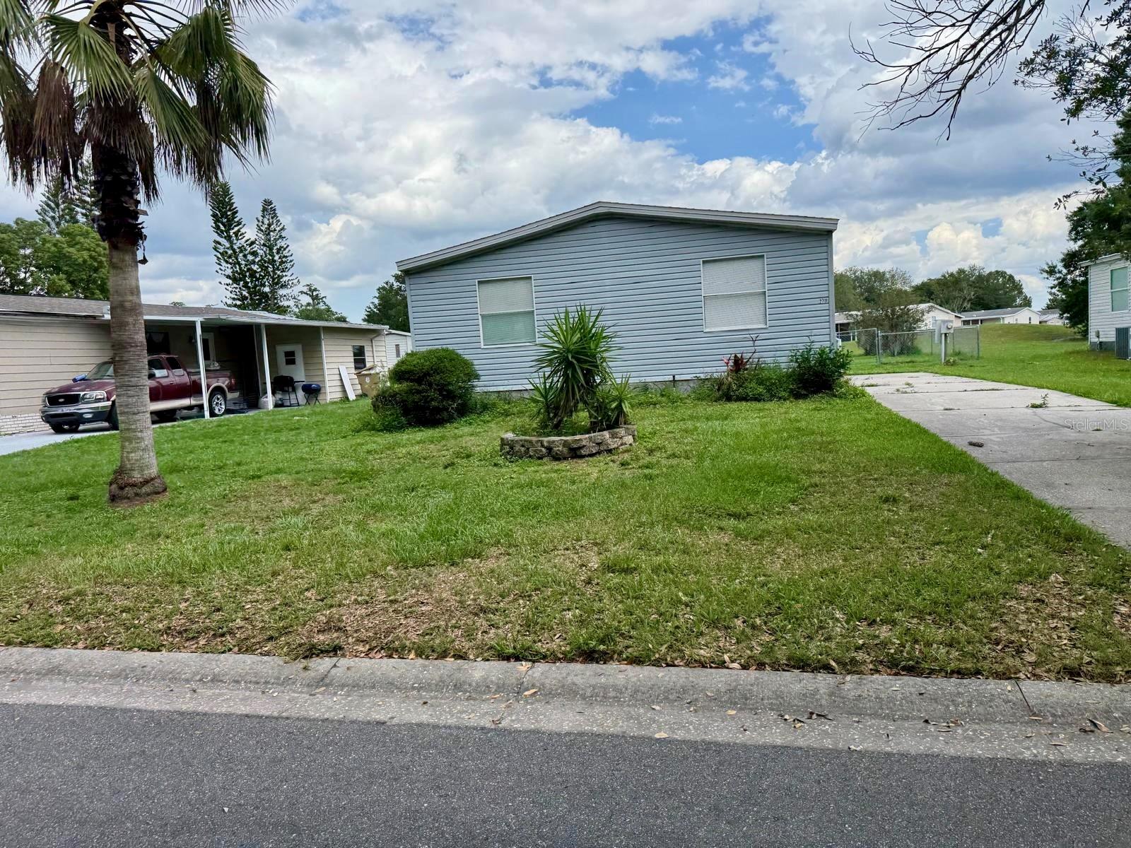 2711 CRANMOOR DRIVE