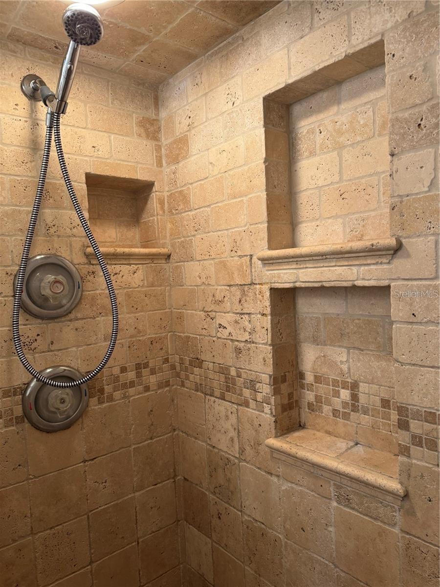 CLEVELAND HEIGHTS - Residential Lease