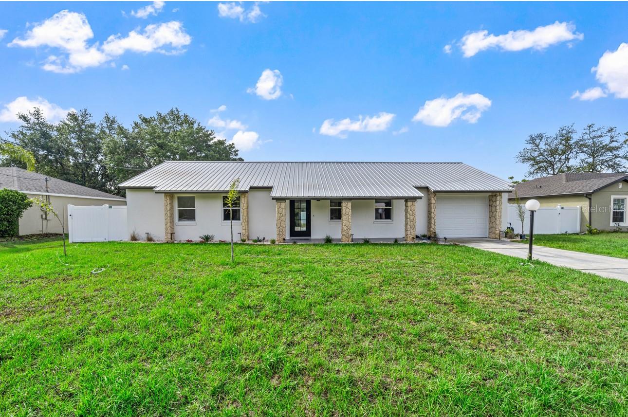 77 FREEPORT LANE