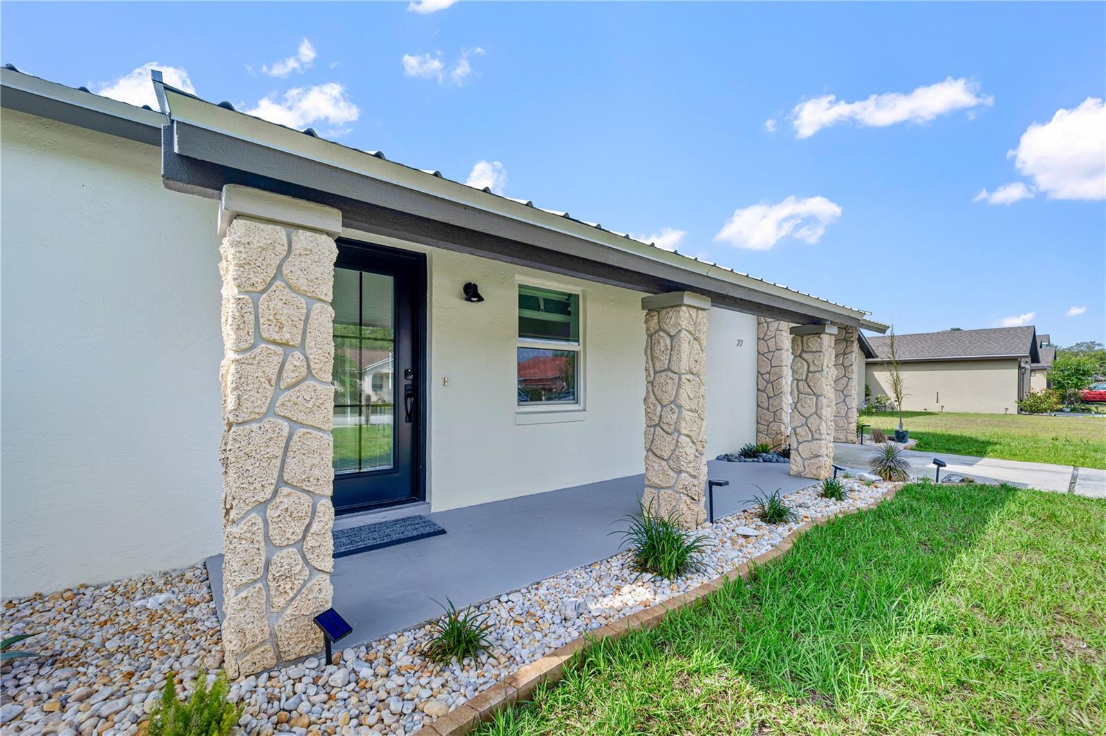 77 FREEPORT LANE