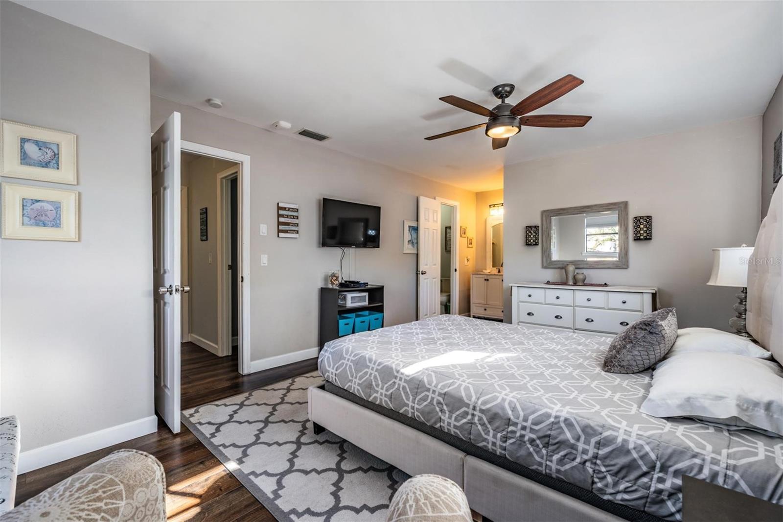 SEA SHELL OF INDIAN SHORES - Residential