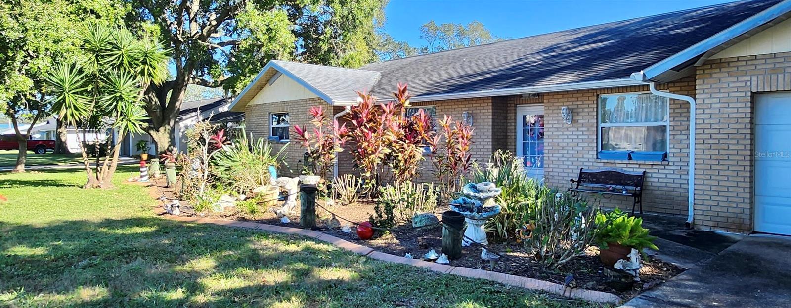 825 CAREY DRIVE