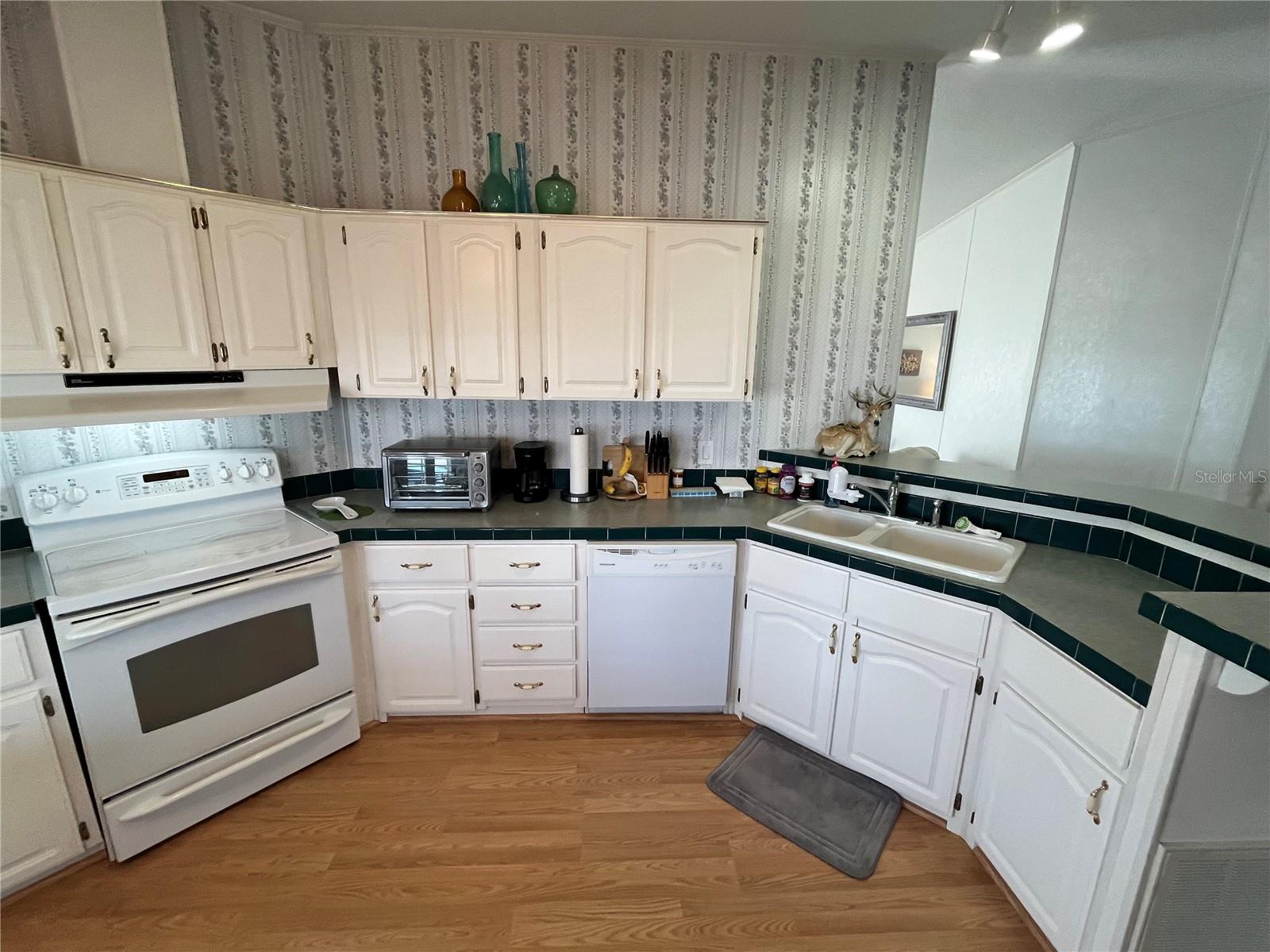 VENICE ISLE - Residential