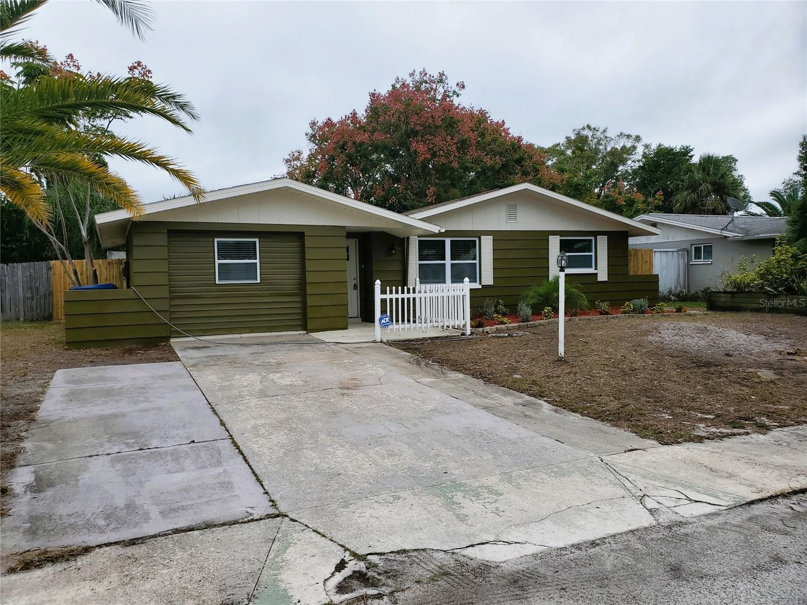 EMBASSY HILLS - Residential