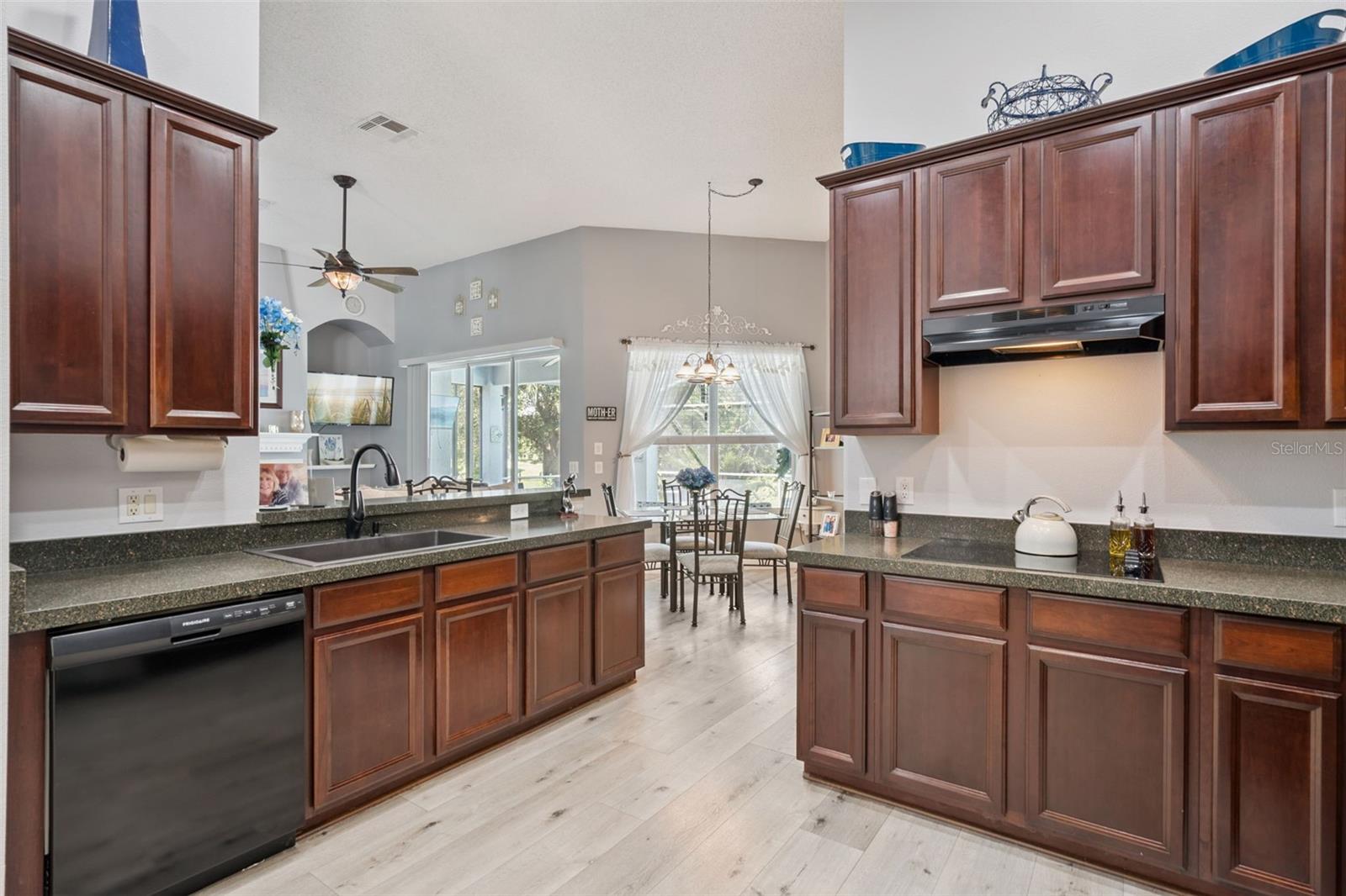 JOHNS LANDING PH 02 48 138 - Residential