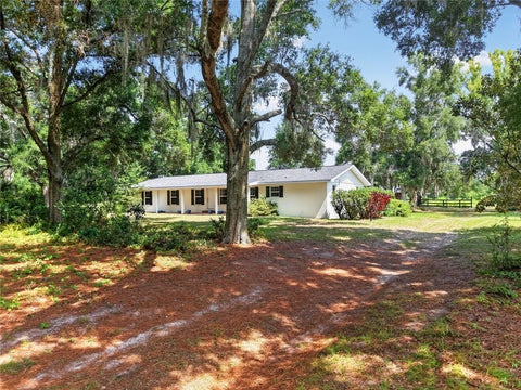 Photo of 7555 SW 77th Place, Ocala, FL 34476 (MLS # OM729431)