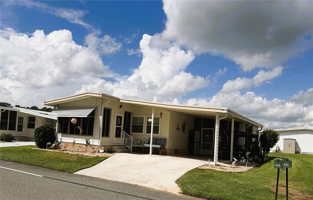 Photo of 351 Hawthorne Boulevard, Leesburg, FL 34748 (MLS # G5118819)