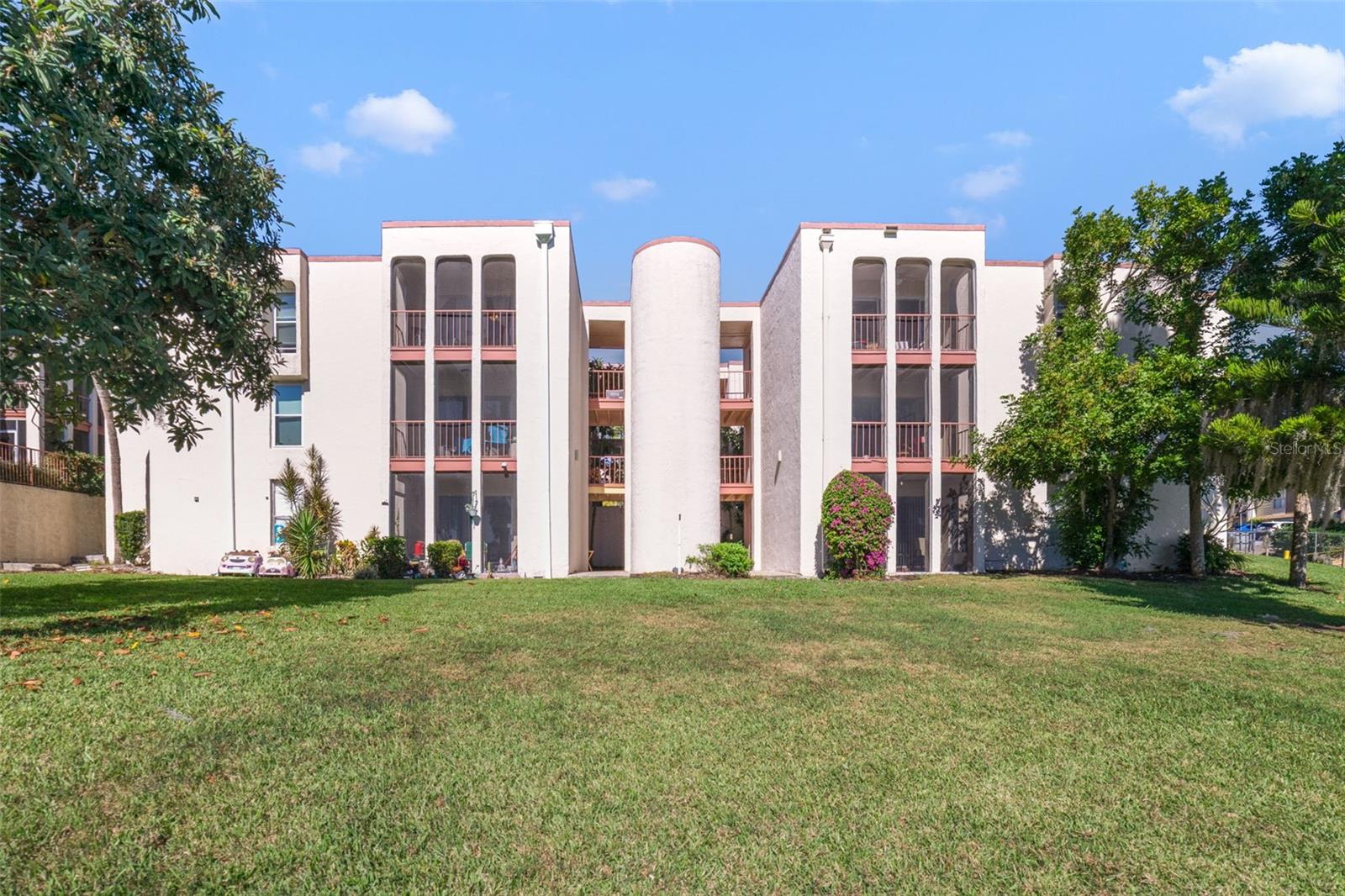 ROYAL ARMS CONDO - Residential