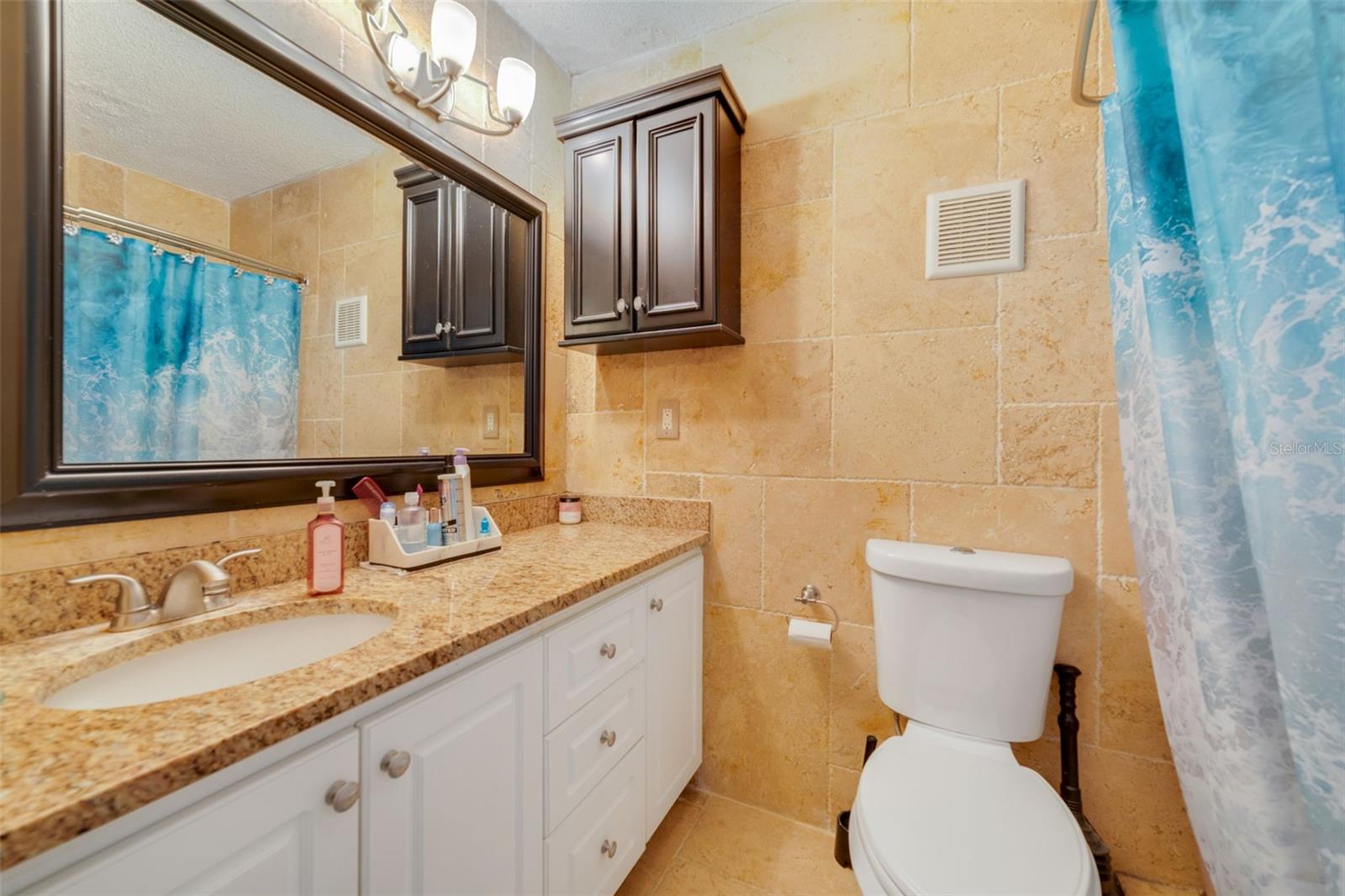 ROYAL ARMS CONDO - Residential