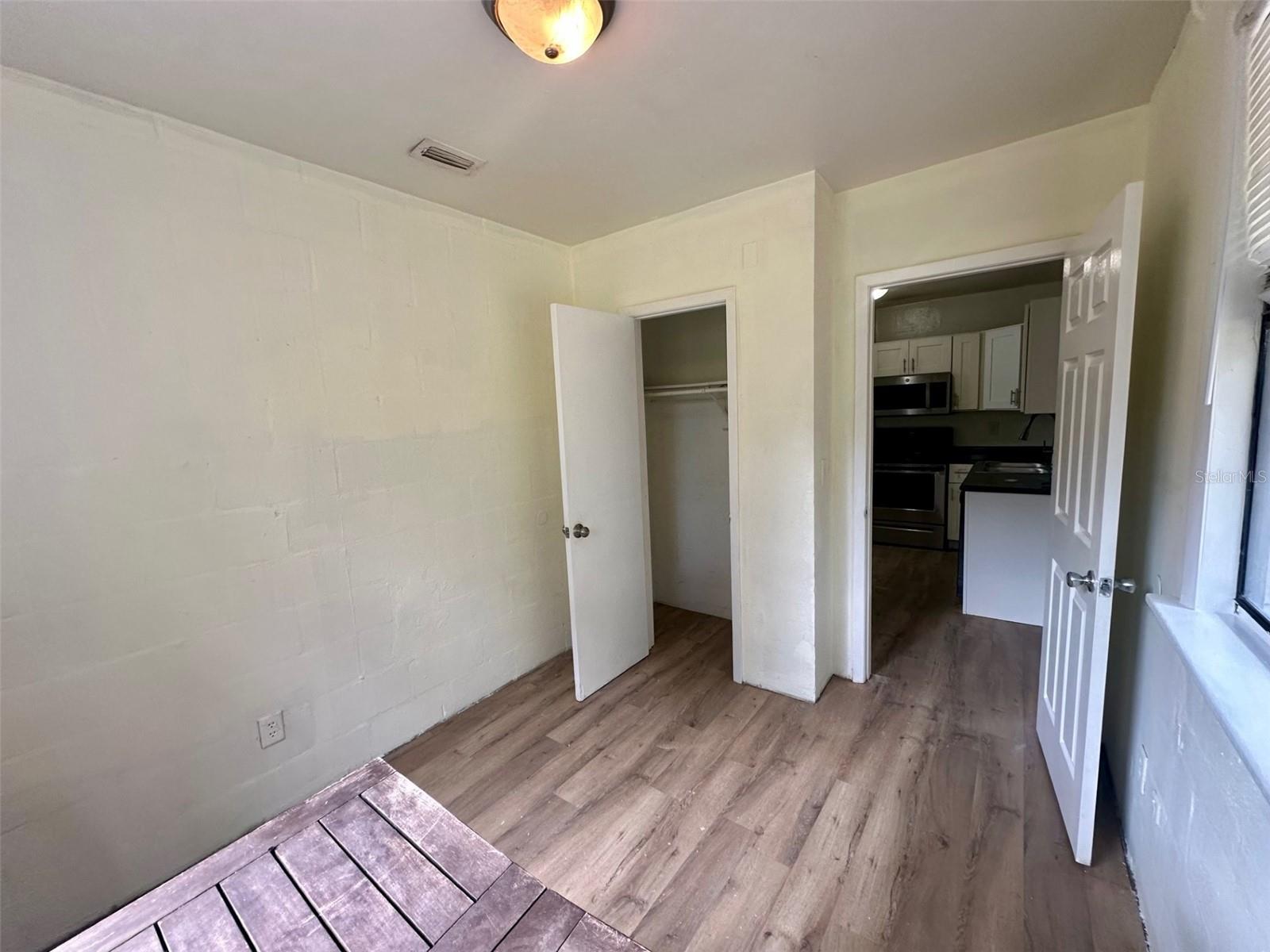 HARRIS ESTATE HARRIS LANDS REPL E 1/2 - Residential Lease