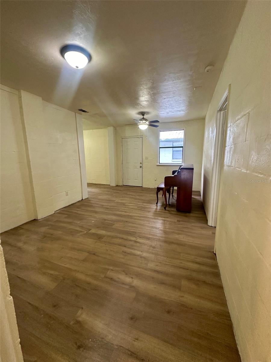 HARRIS ESTATE HARRIS LANDS REPL E 1/2 - Residential Lease