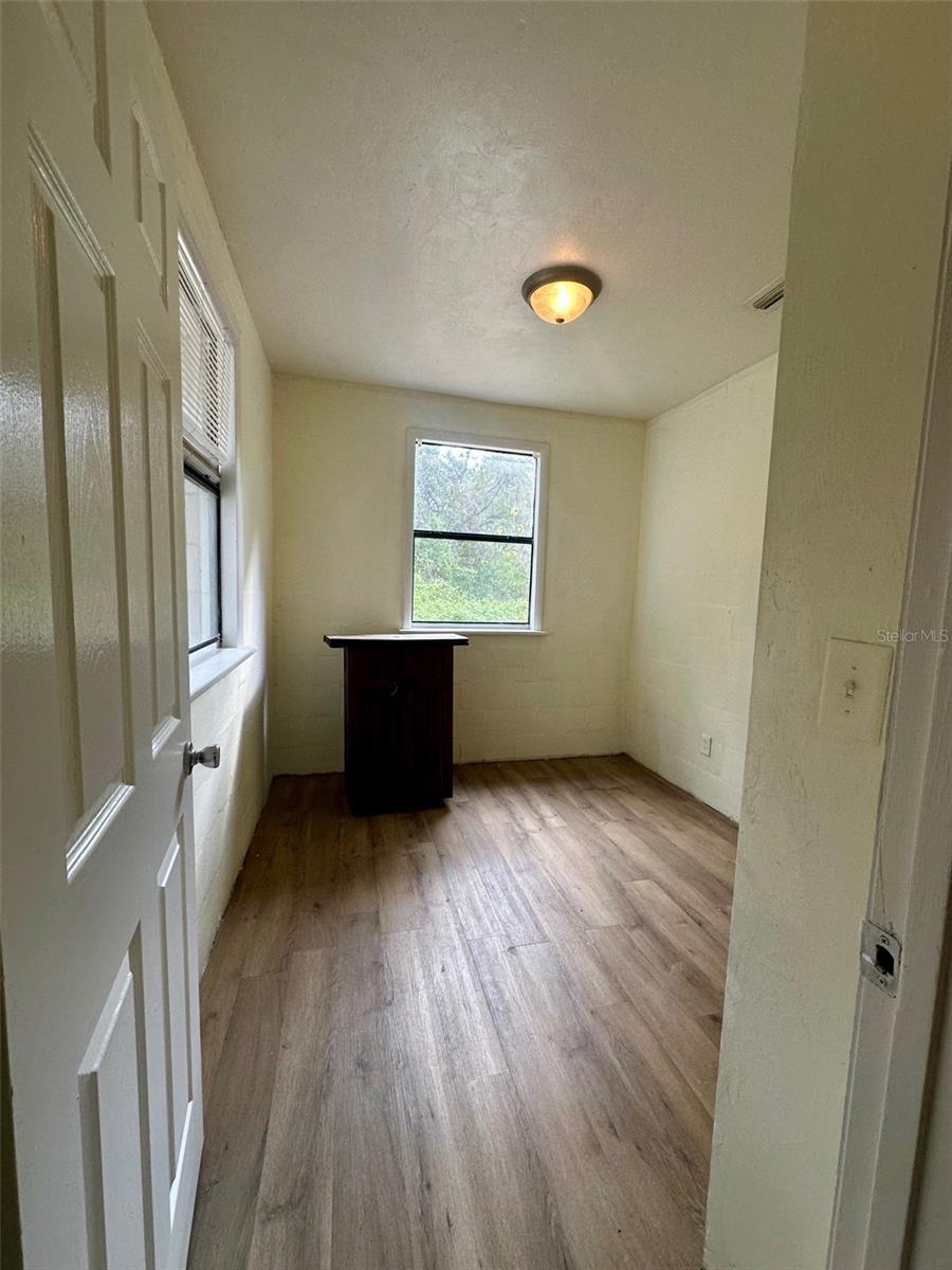 HARRIS ESTATE HARRIS LANDS REPL E 1/2 - Residential Lease