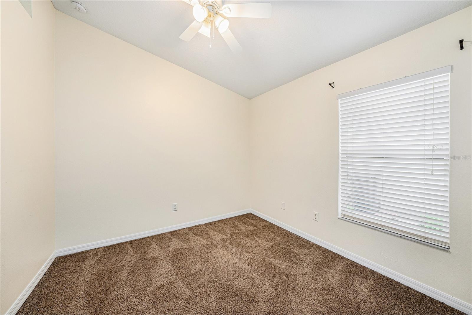 CARRIAGE POINTE PH 1 - Residential Lease