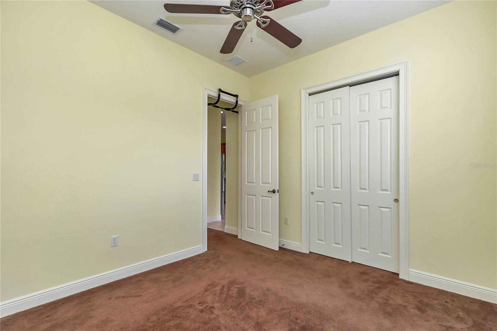 GROVE/HARBOR HILLS - Residential