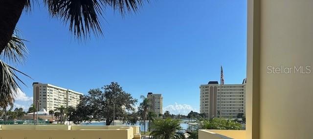 COLUMBIA TOWERS - Residential