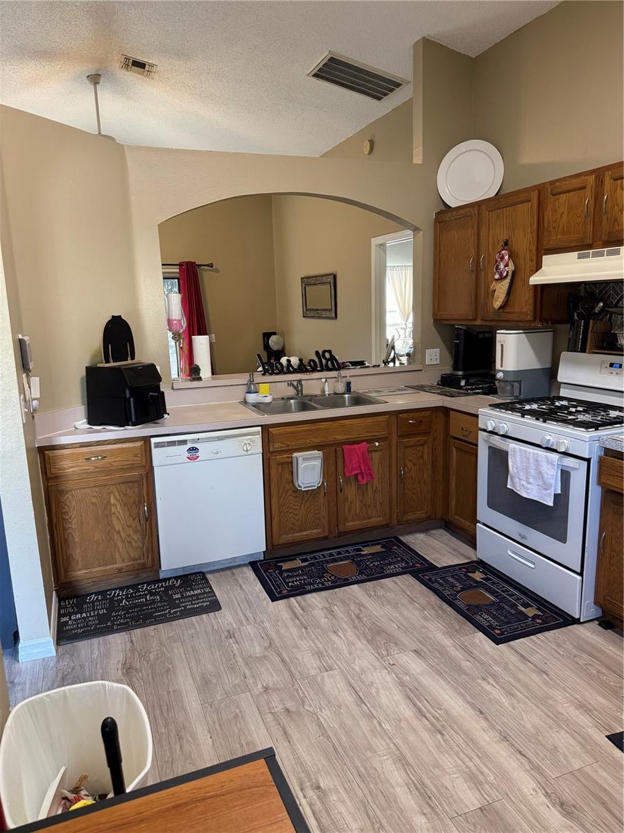 300 HERITAGE ESTATES LANE