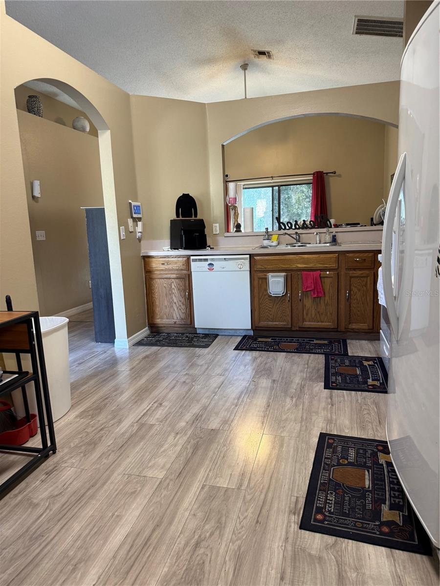 300 HERITAGE ESTATES LANE