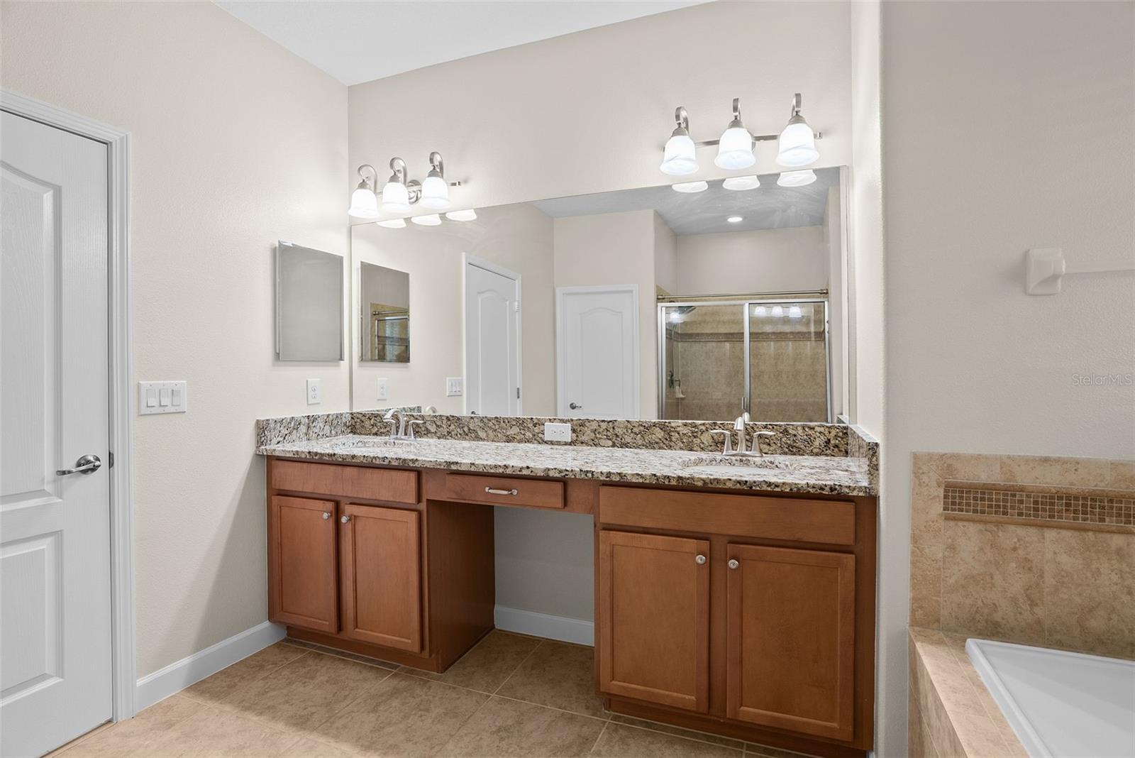 LIVE OAK PRESERVE PH 2B-VIL - Residential