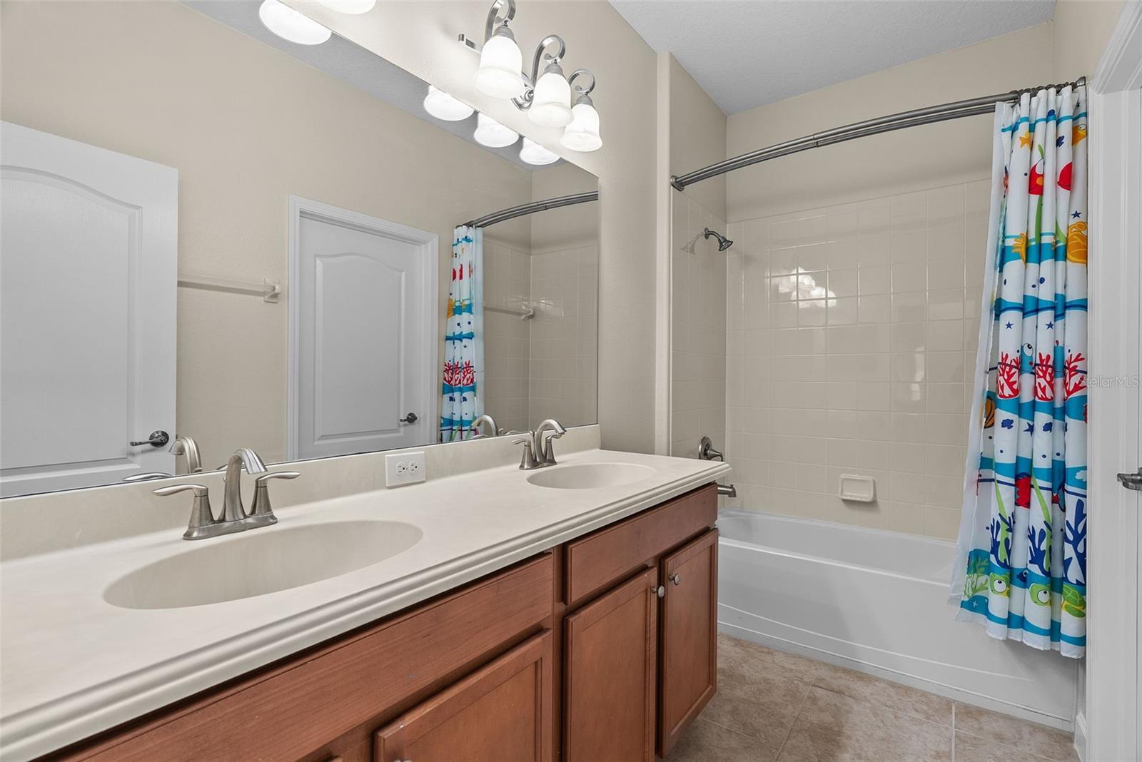 LIVE OAK PRESERVE PH 2B-VIL - Residential