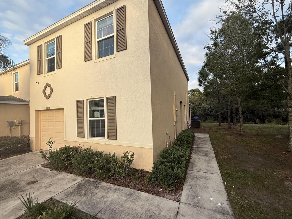 Photo of 9954 Hound Chase Drive, Gibsonton, FL 33534 (MLS # TB8563273)