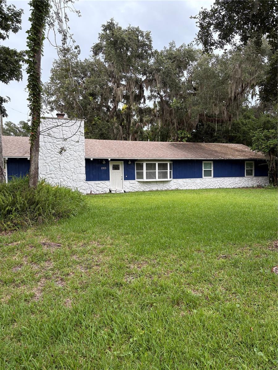 Unique home in Florida Shores. This home sits on a 160x125 corner lot. 3 bedrooms with an extra bonus room that could be made into a 4 th bedroom. Roof replaced in 2022, new AC in 2023, tankless water heater, new kitchen cabinets and appliances in 2023, 6 new windows.
Detached one car garage with workshop area.
A must see!