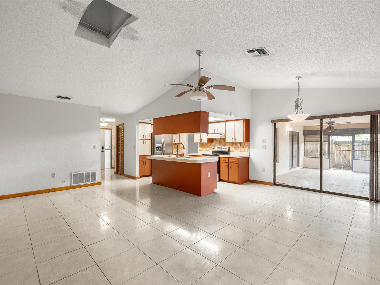 SPRING HILL - Residential