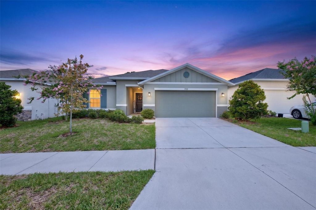 Photo of 9972 Mesic Woods Avenue, Seffner, FL 33584 (MLS # TB8525086)