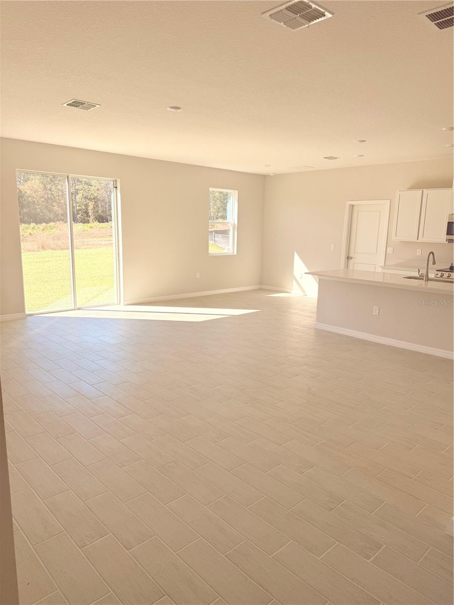 MARION OAKS UN 06 - Residential Lease