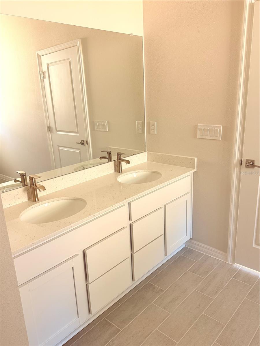 MARION OAKS UN 06 - Residential Lease