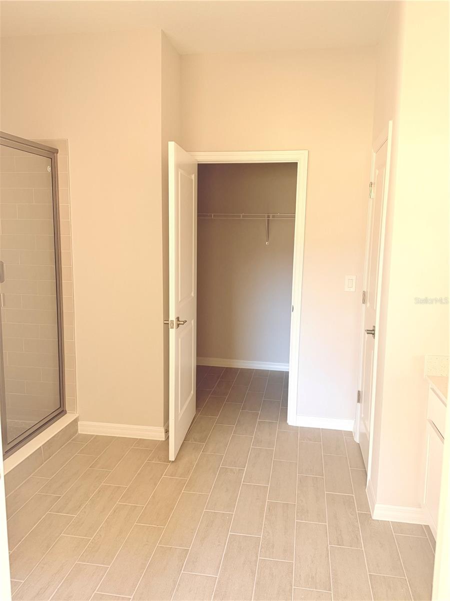 MARION OAKS UN 06 - Residential Lease