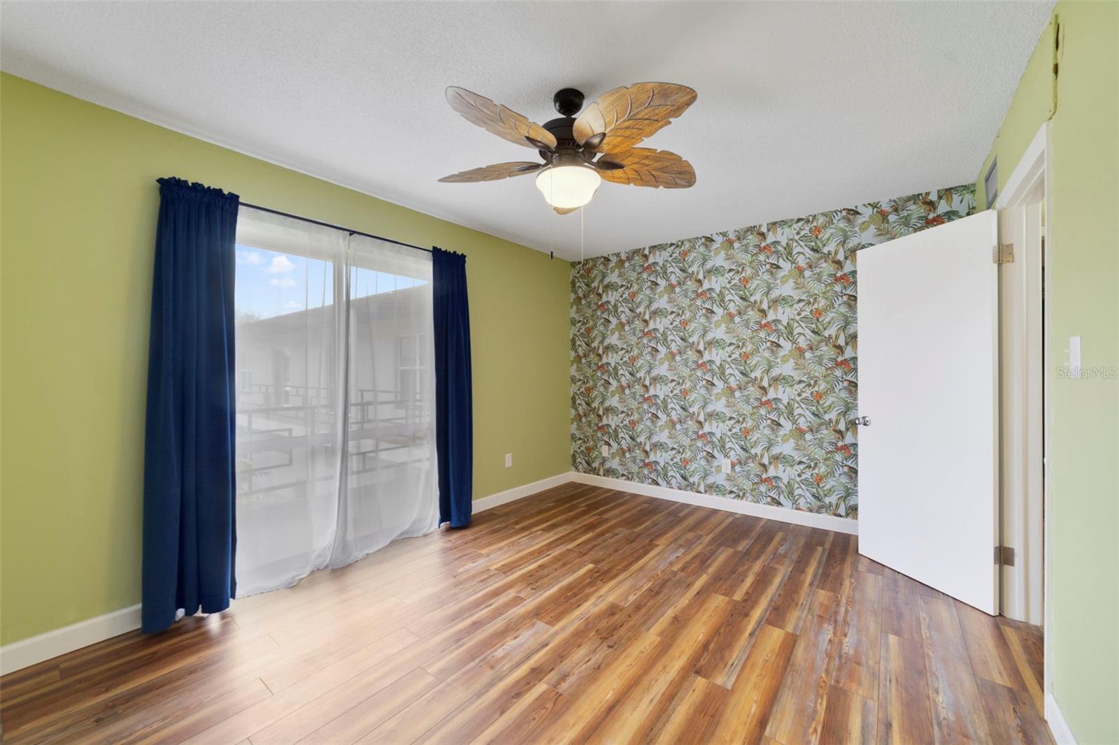 PRIMROSE PLAZA - Residential