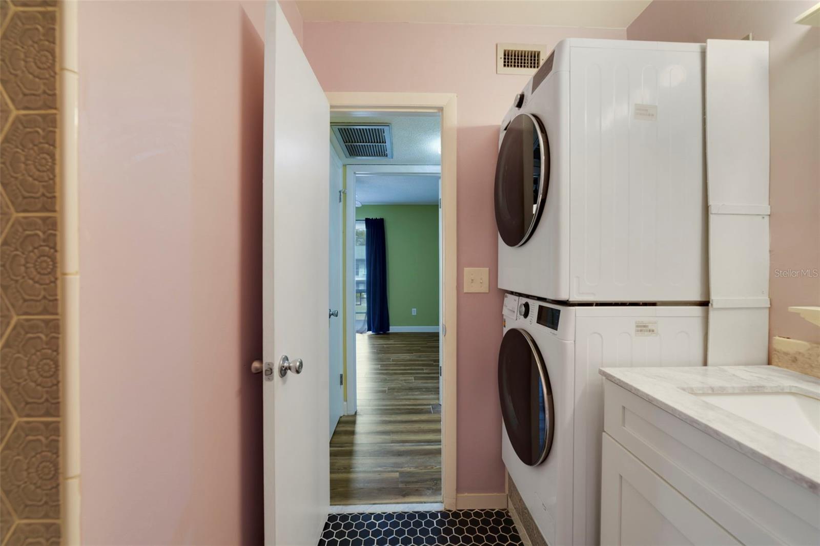 PRIMROSE PLAZA - Residential