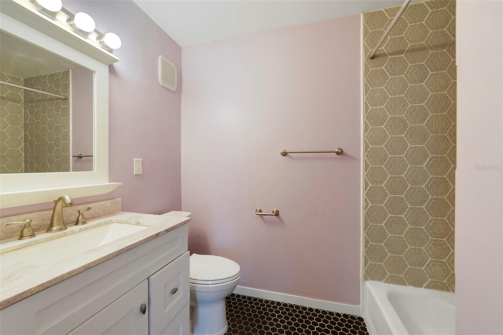 PRIMROSE PLAZA - Residential