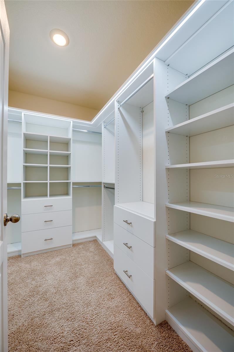 VICTORIA OAKS PH B - Residential