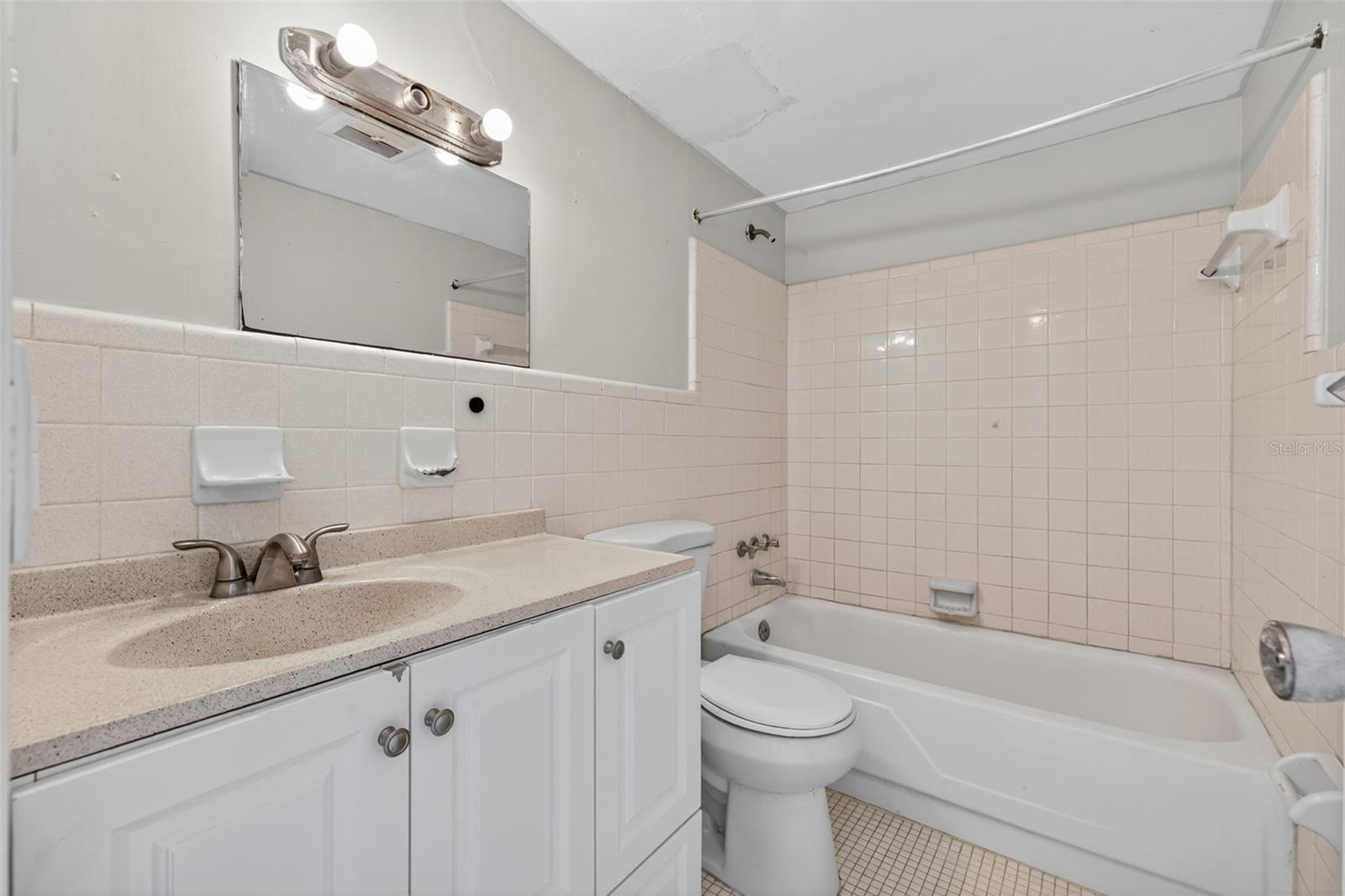 CAPRI ISLE SUB - Commercial Sale