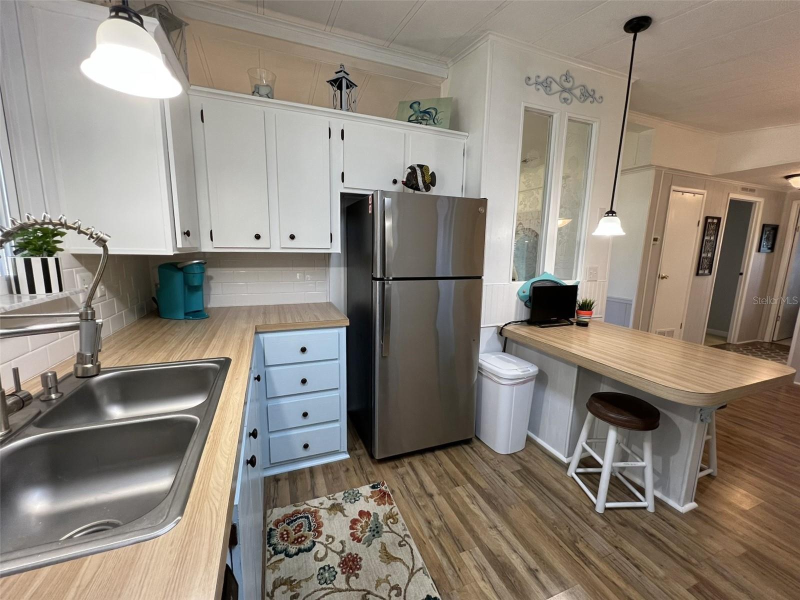 FLORAL LAKES - Residential