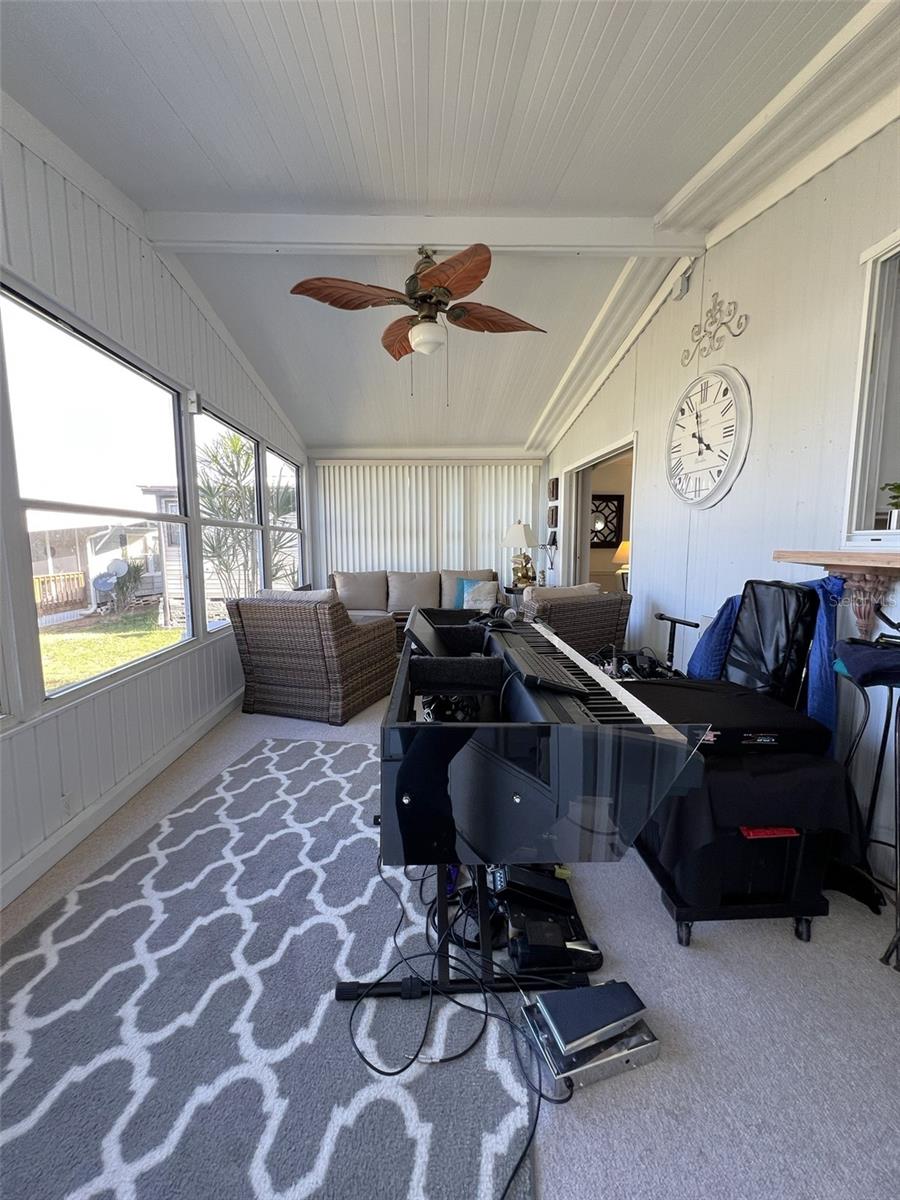 FLORAL LAKES - Residential