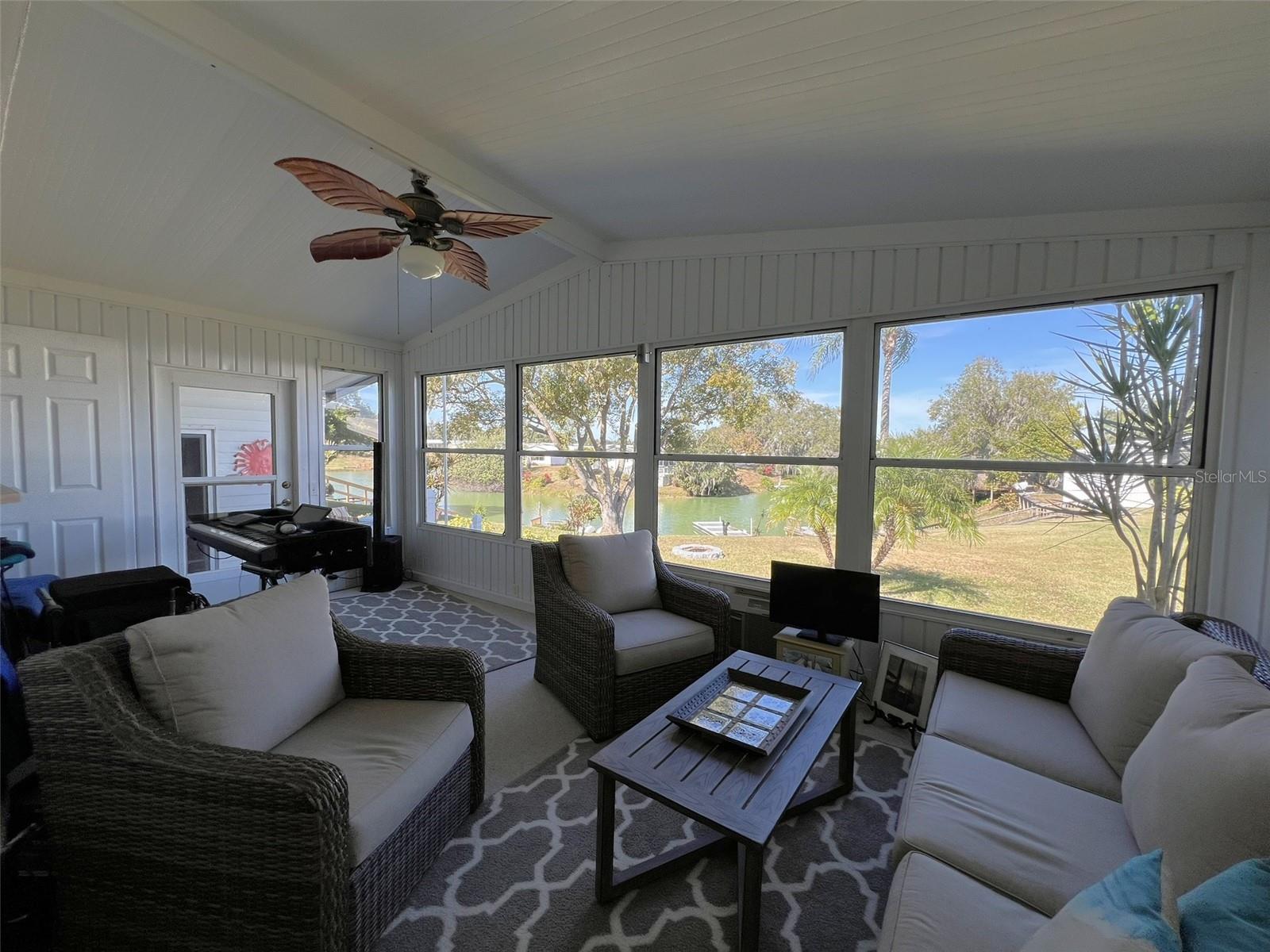 FLORAL LAKES - Residential