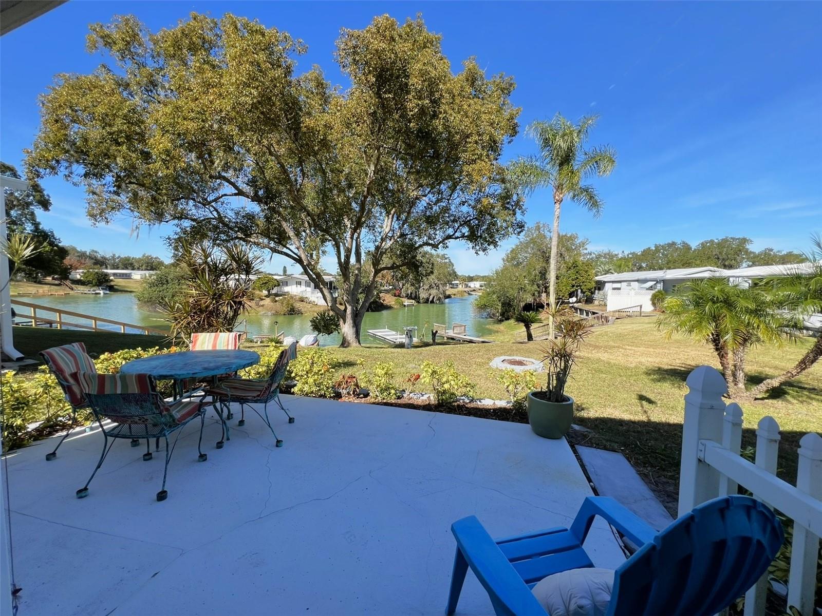 FLORAL LAKES - Residential