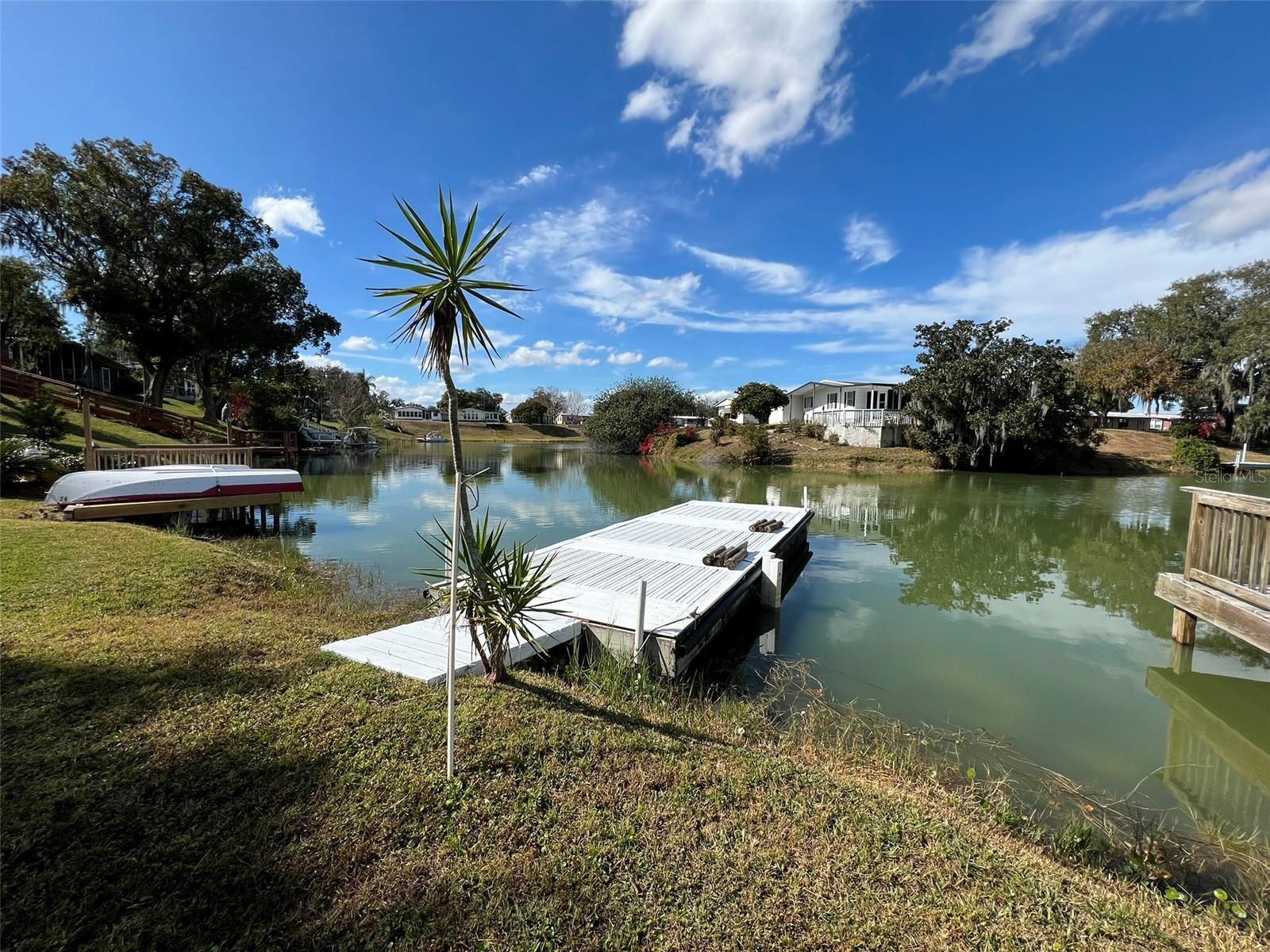FLORAL LAKES - Residential