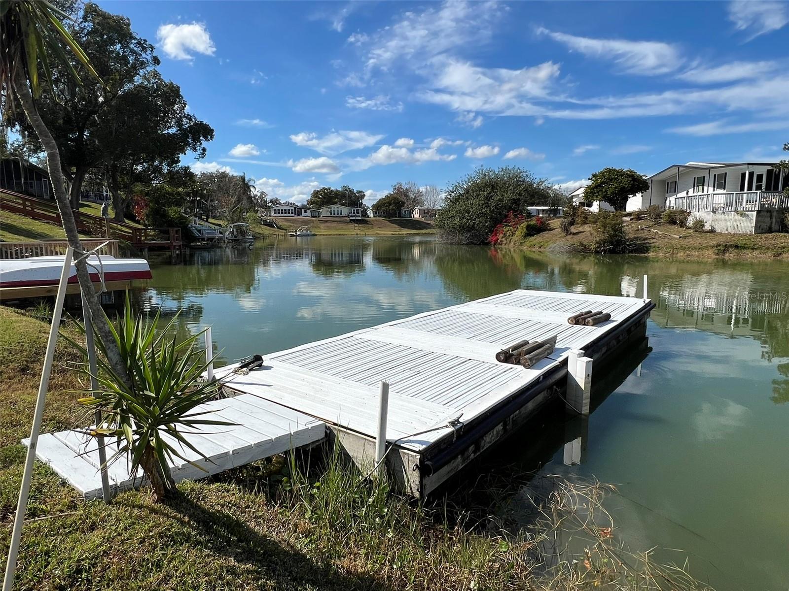 FLORAL LAKES - Residential