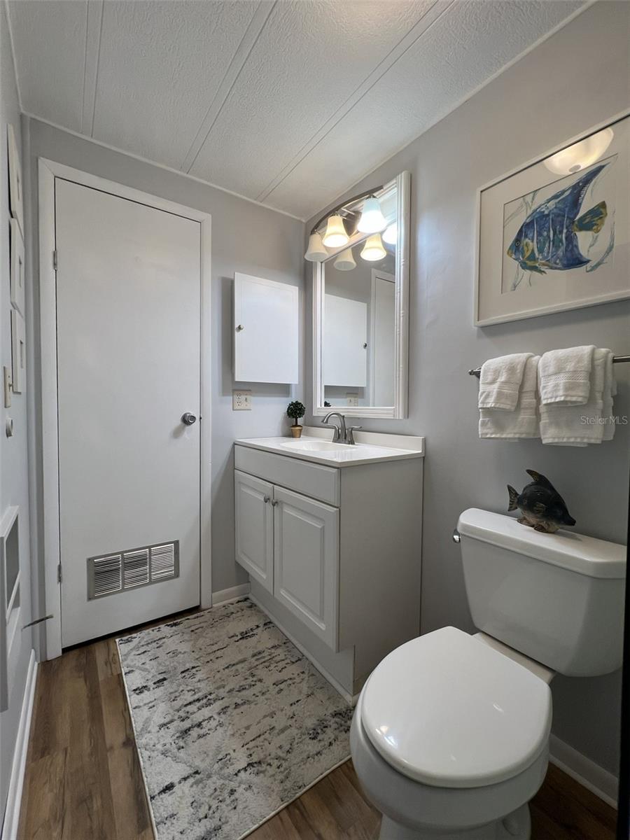 FLORAL LAKES - Residential