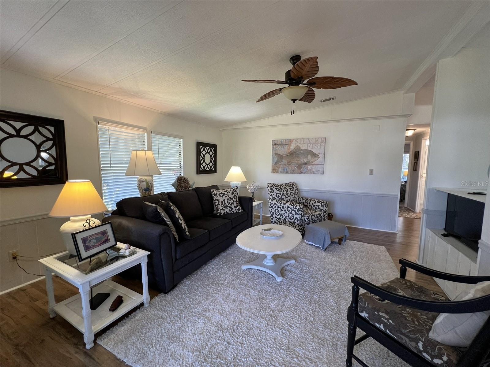 FLORAL LAKES - Residential