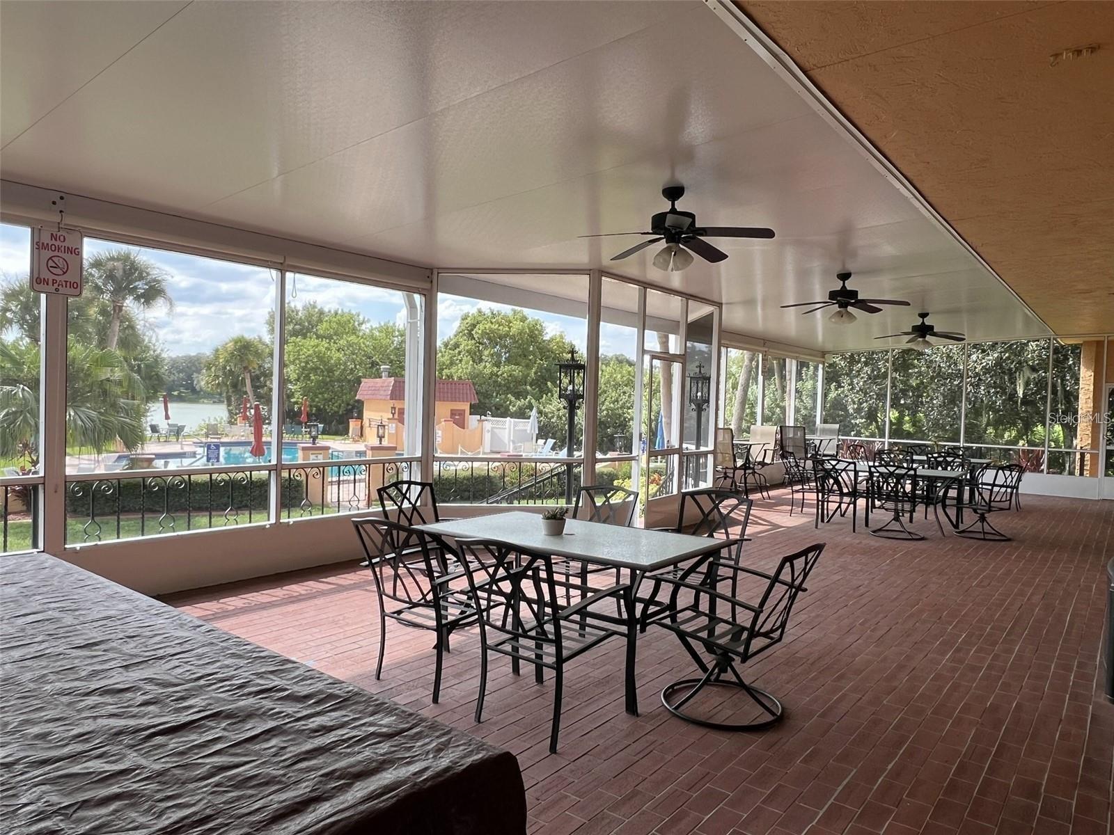 FLORAL LAKES - Residential