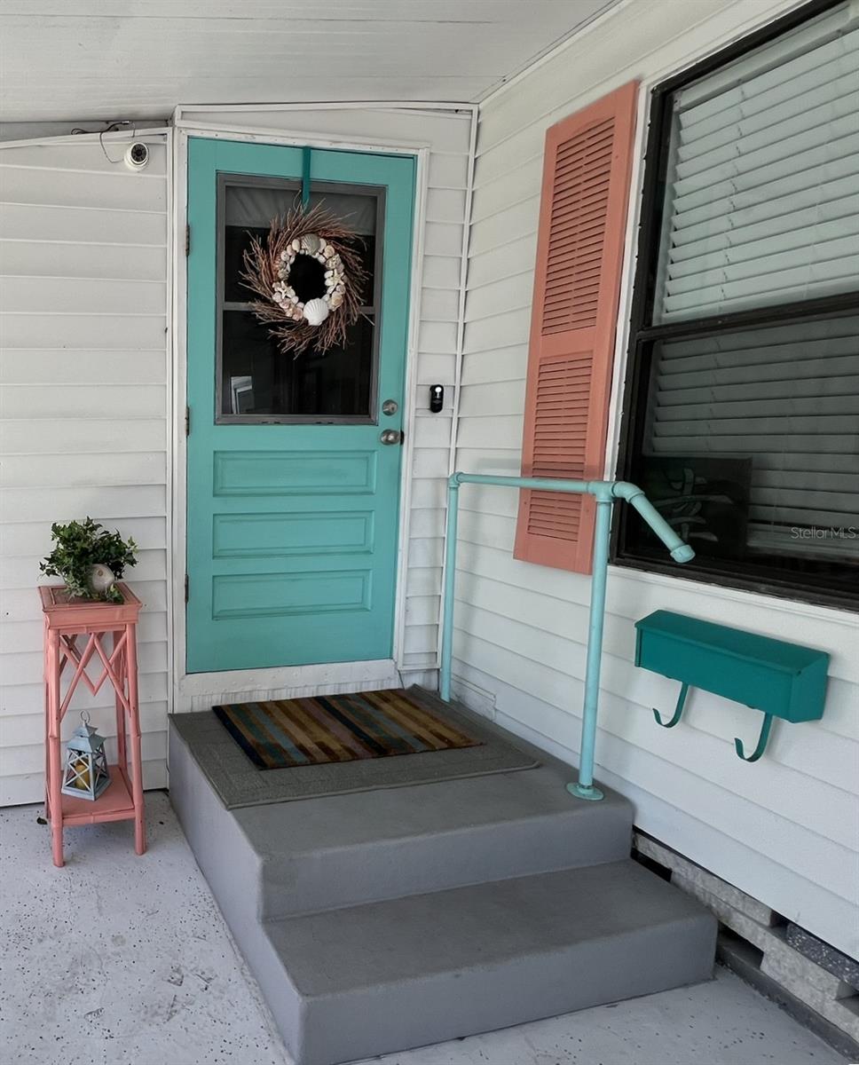 FLORAL LAKES - Residential