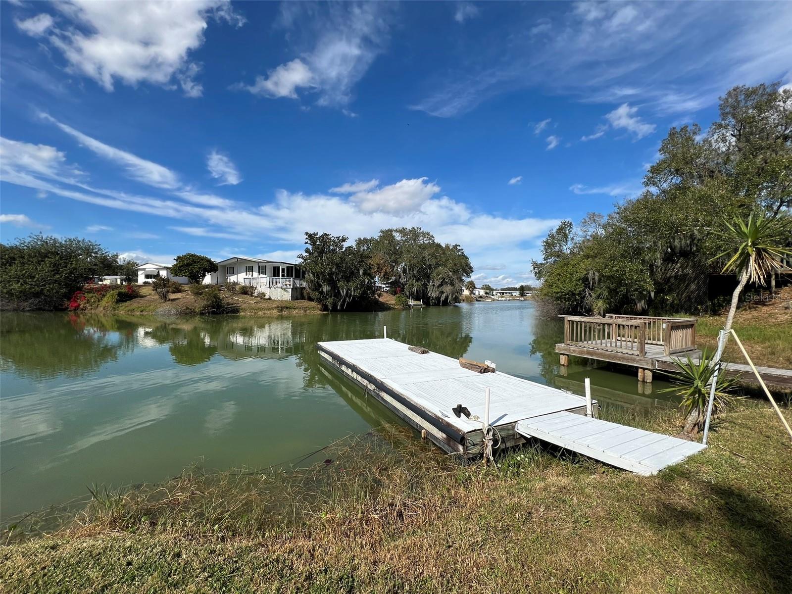 FLORAL LAKES - Residential